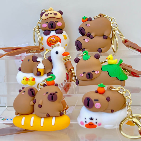 12186 Capybara Life Key Charm-12