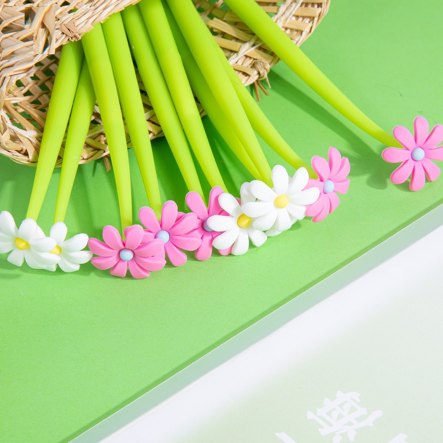 22732 Pink and White Daisy Gel Pen-48