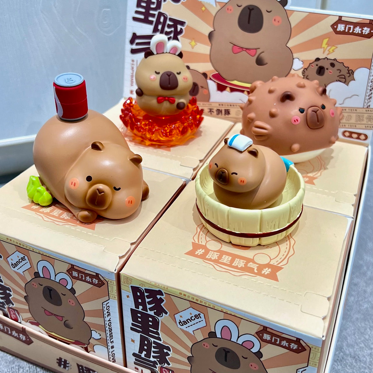 X 71045 CAPYBARA SPINNER FIGURINE BLIND BOX-DISCONTINUED