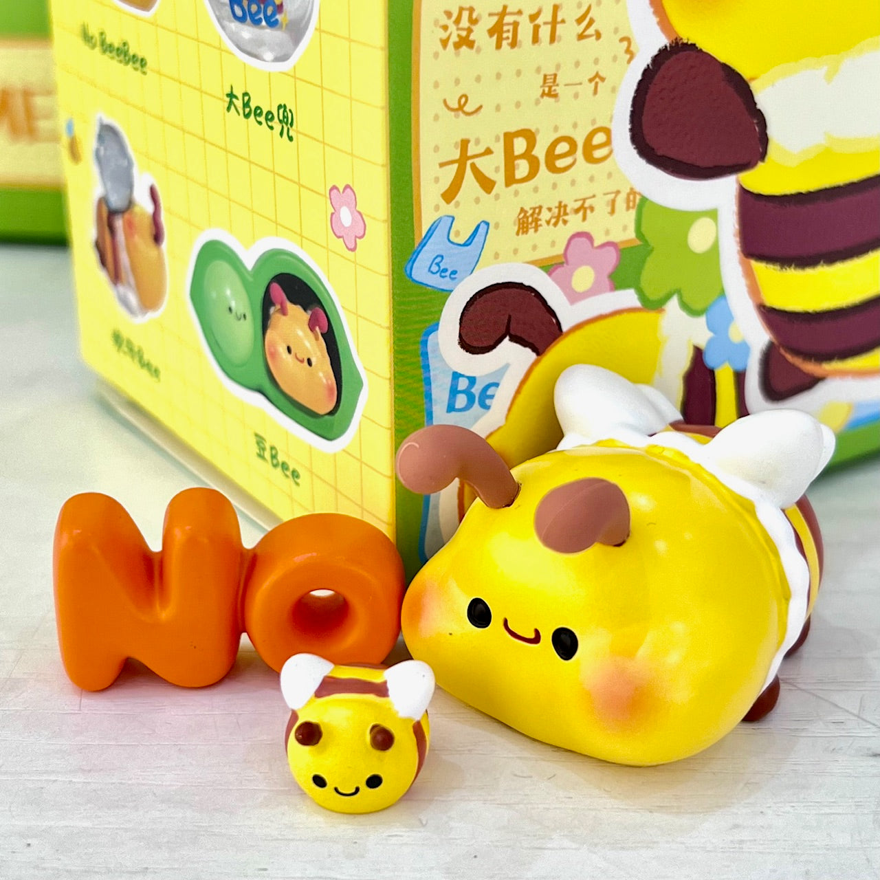 71205 BEE FIGURINE BLIND BOX-6