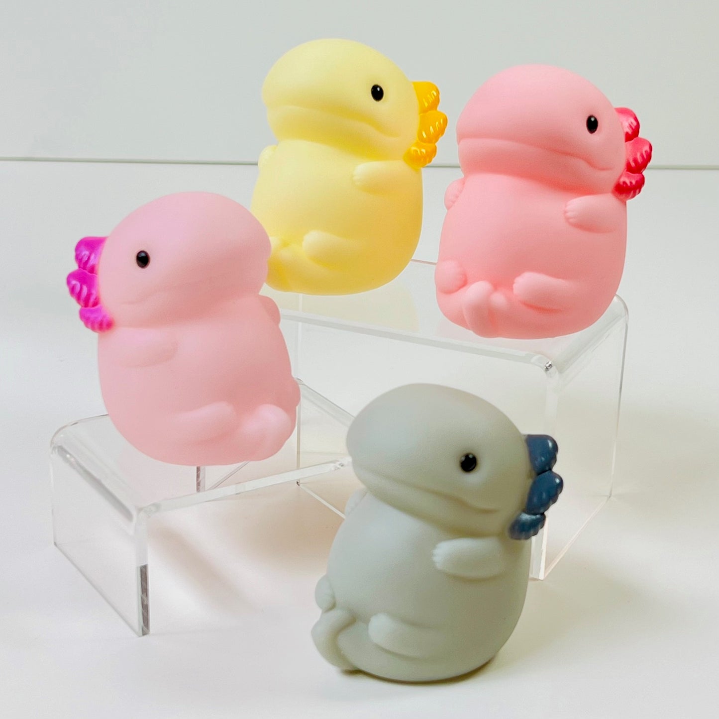 72024 Axolotl Soft Figurine-4