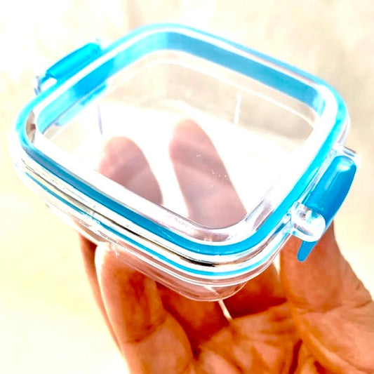 385252 Iwako Square Blue Latch Box-10