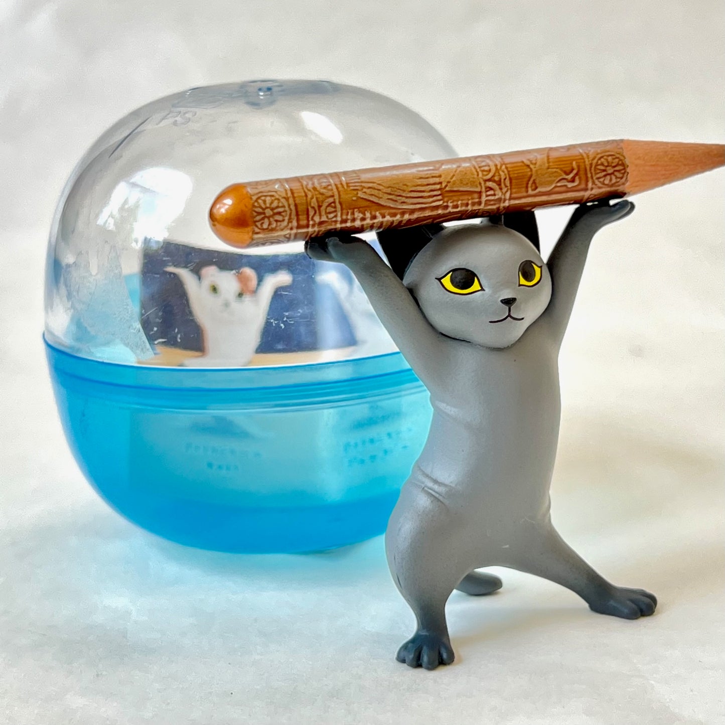 70235 Cat Pen Holder Figurine Capsule-6