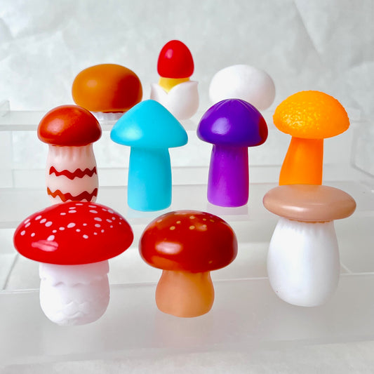 X 72001 MUSHROOM FIGURINES-DISCONTINUED