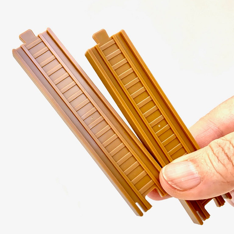 383231 IWAKO TRAIN ERASER CARD-SINGLE