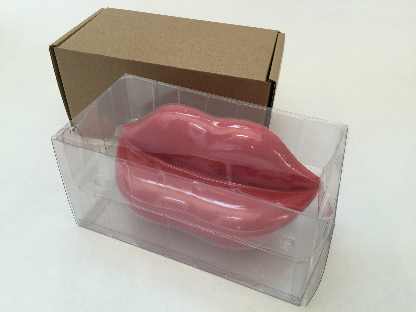 X 75144 LIP Sofa Red-DISCONTINUED