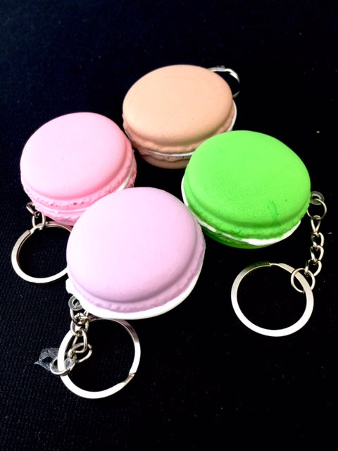 83021 SQUISHY SMALL MACAROON with keyring-10