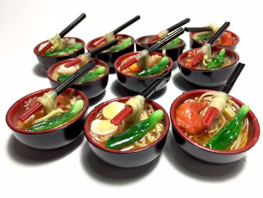 X 83033 RAMEN WITH CHOPSTICKS KEYRING-DISCONTINUED