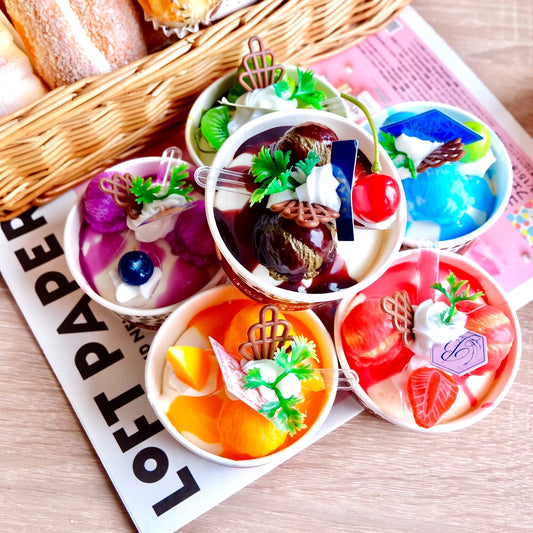 X 83110 ICE CREAM SUNDAE CUP KEYRING-DISCONTINUED