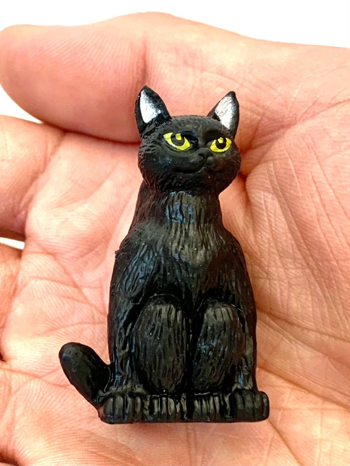 X 70892 SQUATTING CATS FIGURINES-DISCONTINUED