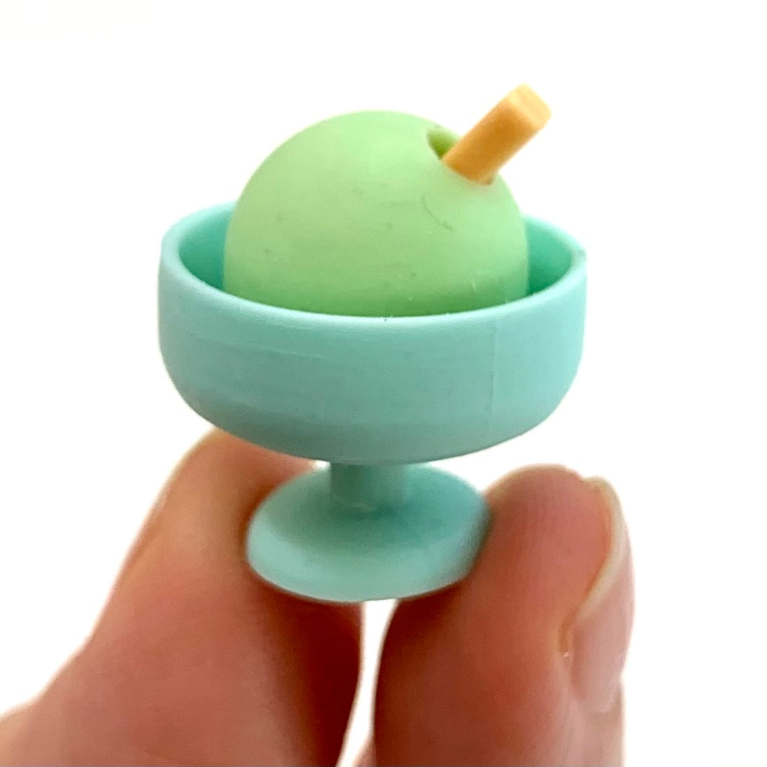 X 38410 DREAM CAKE ERASER BOX SET-DISCONTINUED
