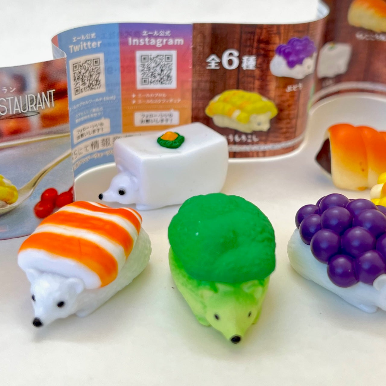 X 70998 Hedgehog Restaurant Figurine Capsule-DISCONTINUED