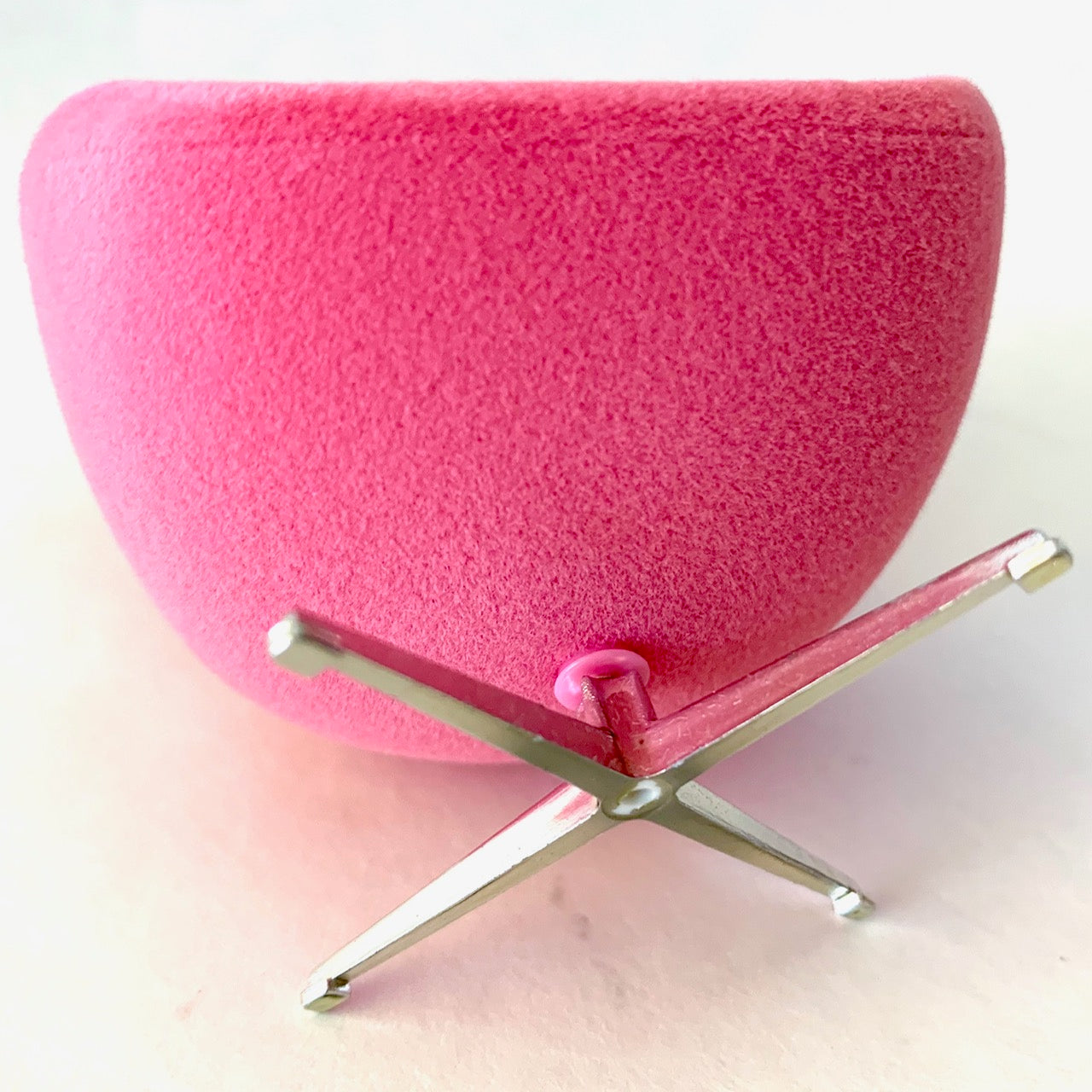 X 75143 Egg Chair-Pink-DISCONTINUED