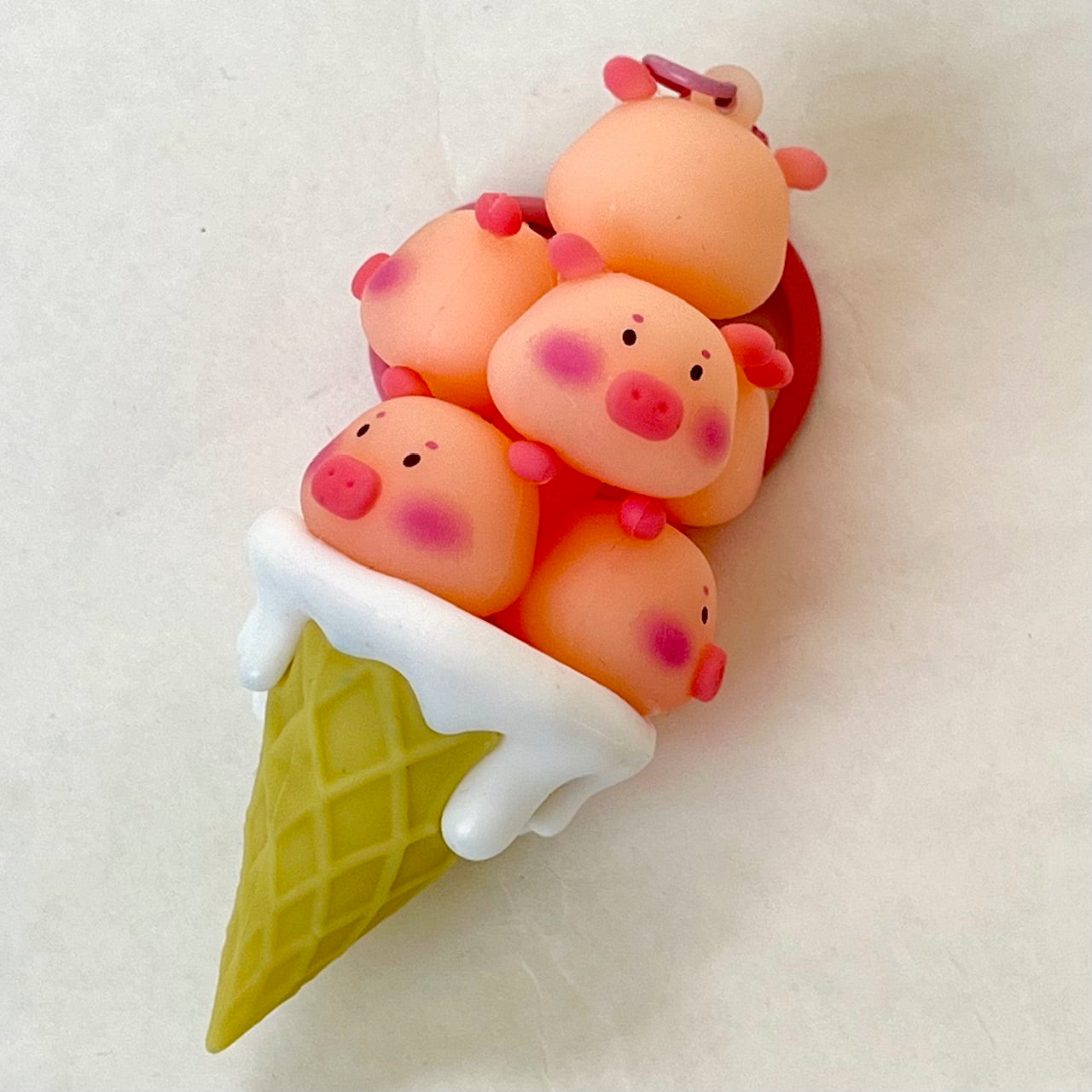 12173 PIG ICE CREAM CONE FAMILY KEY CHARM-12