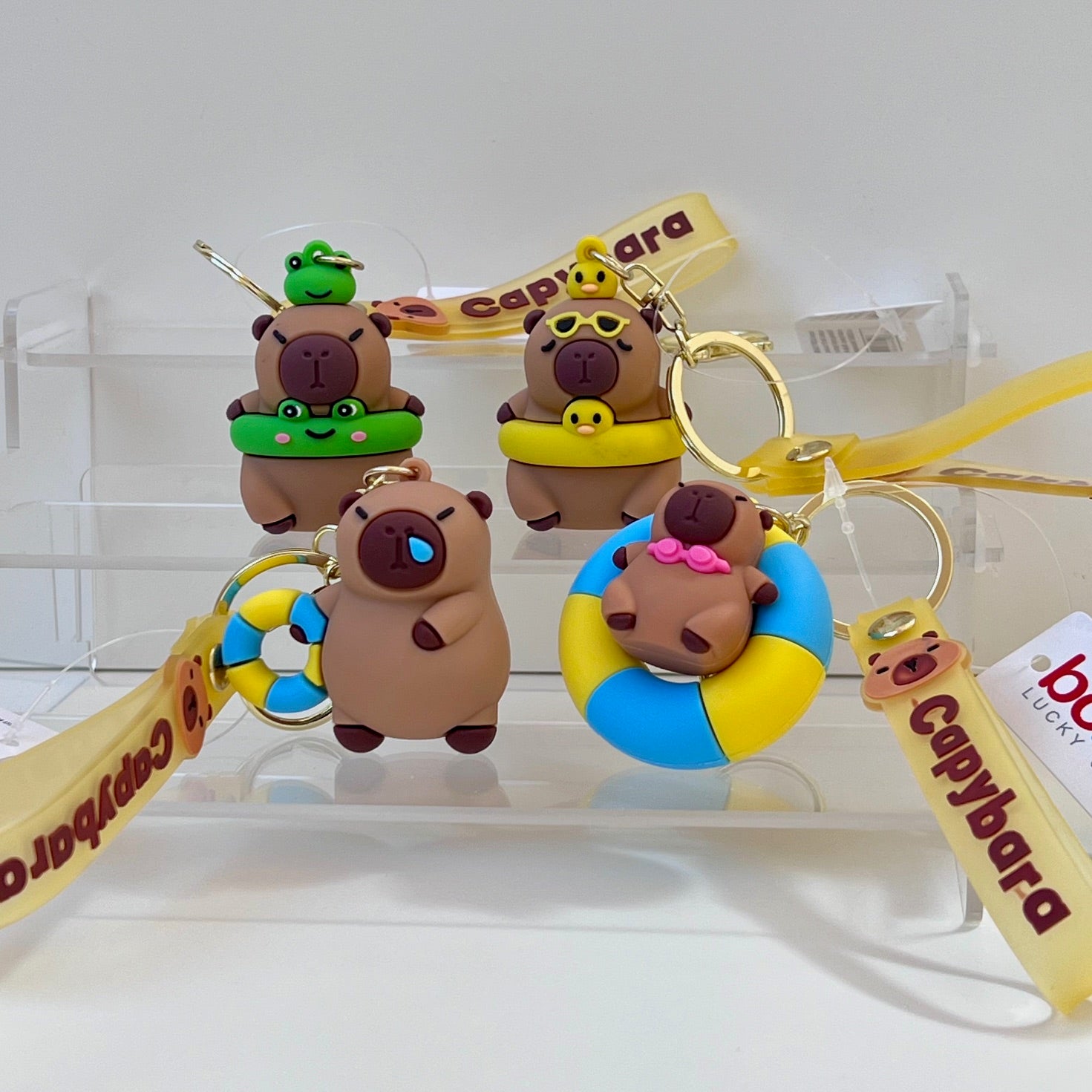 12189 Capybara Ride Key Charm-12 – BCmini
