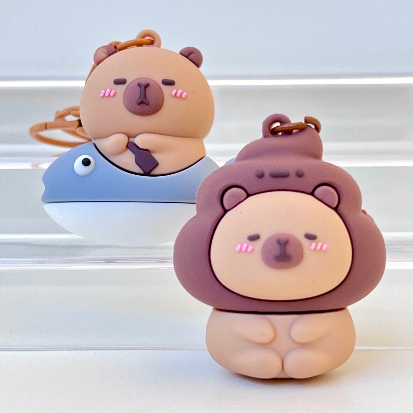 12200 Capybara Key Charm-12