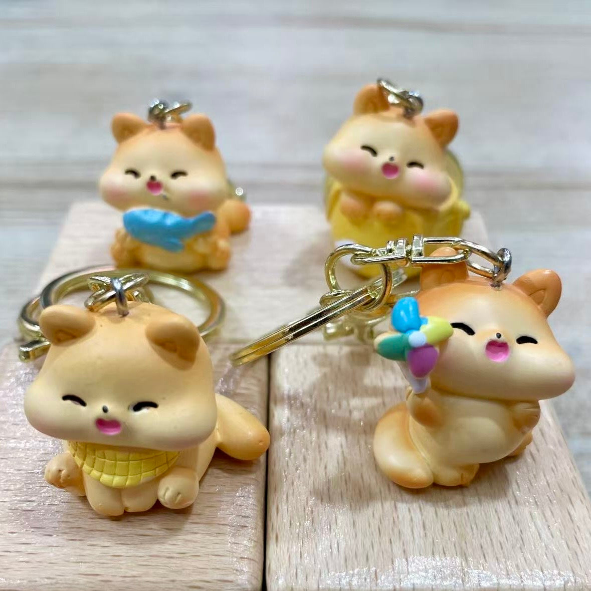 12203 Brown Cat Key Charm-12