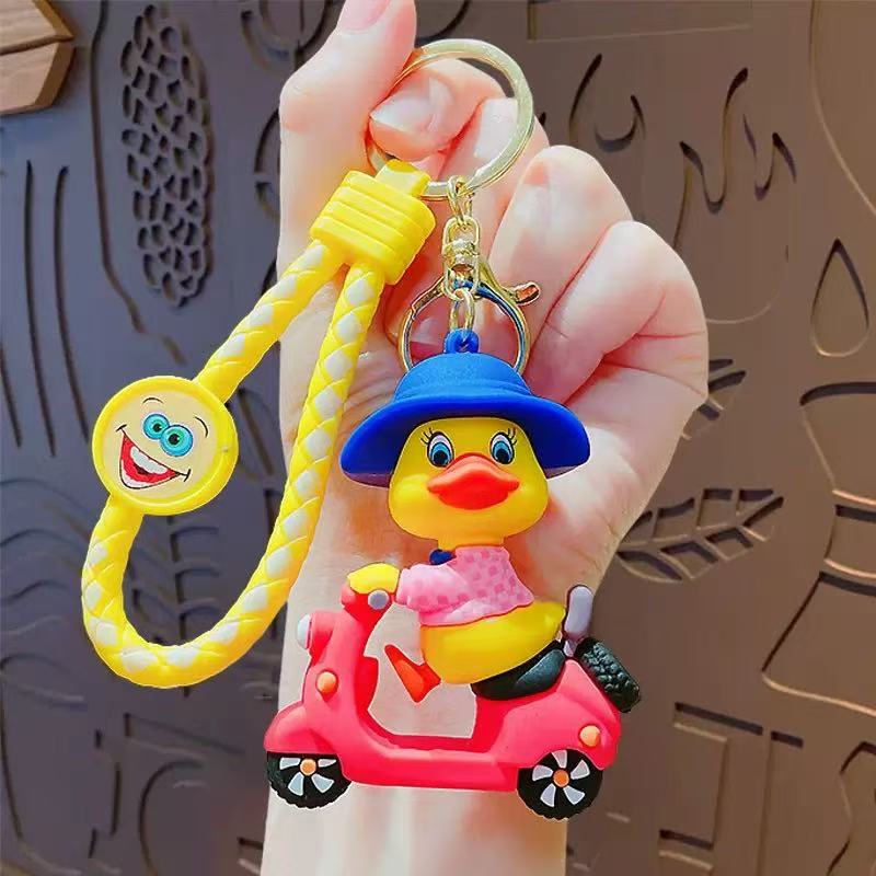 12214 Scooter Ducks Key Charm-12