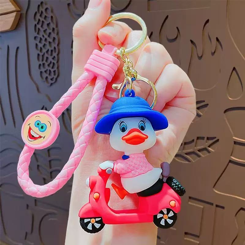 12214 Scooter Ducks Key Charm-12