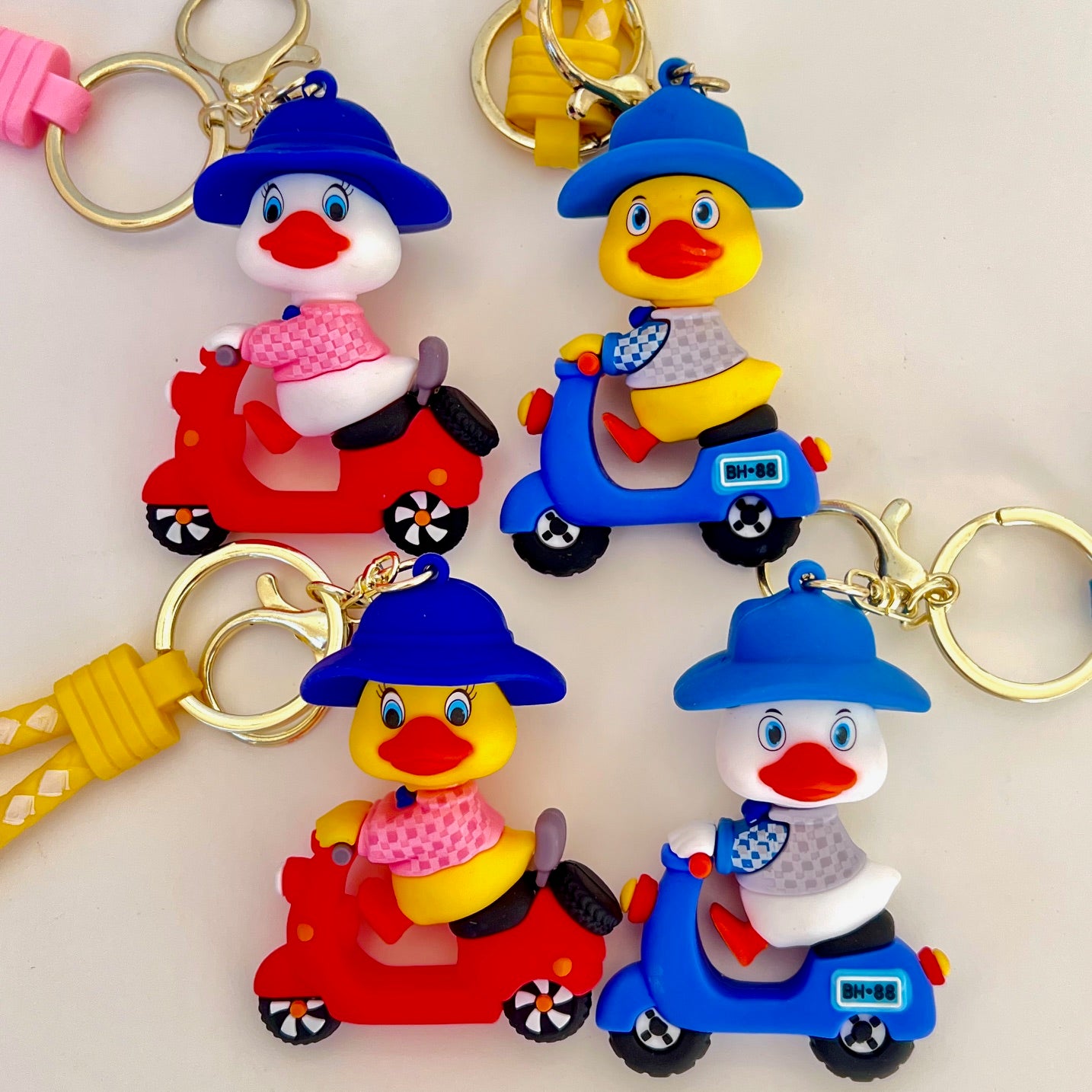 12214 Scooter Ducks Key Charm-12