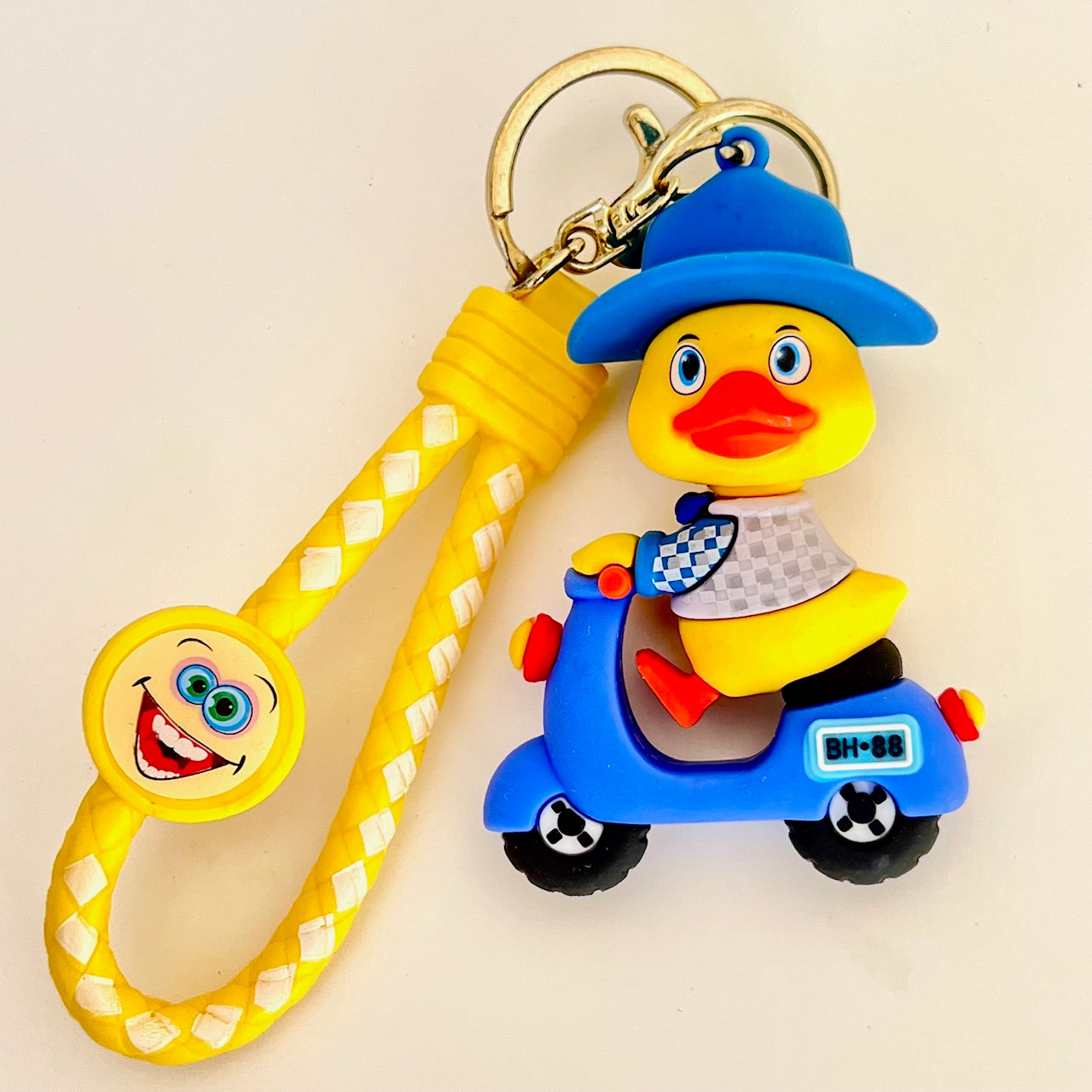 12214 Scooter Ducks Key Charm-12