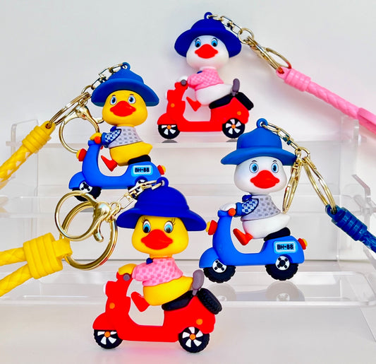 12214 Scooter Ducks Key Charm-12