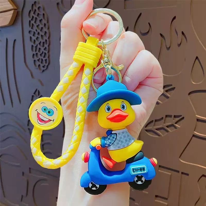 12214 Scooter Ducks Key Charm-12