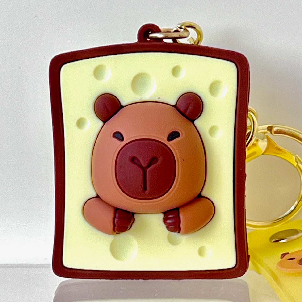 12221 Capybara Fast Food Key Charm-12