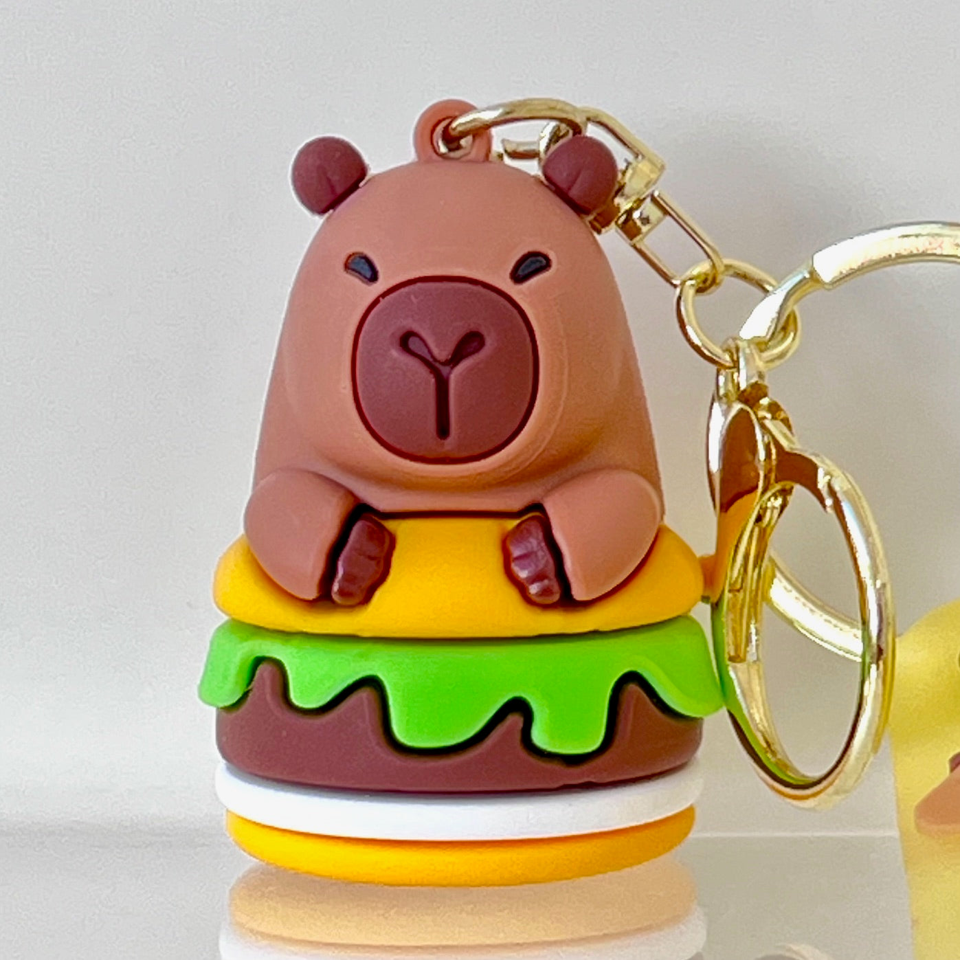 12221 Capybara Fast Food Key Charm-12
