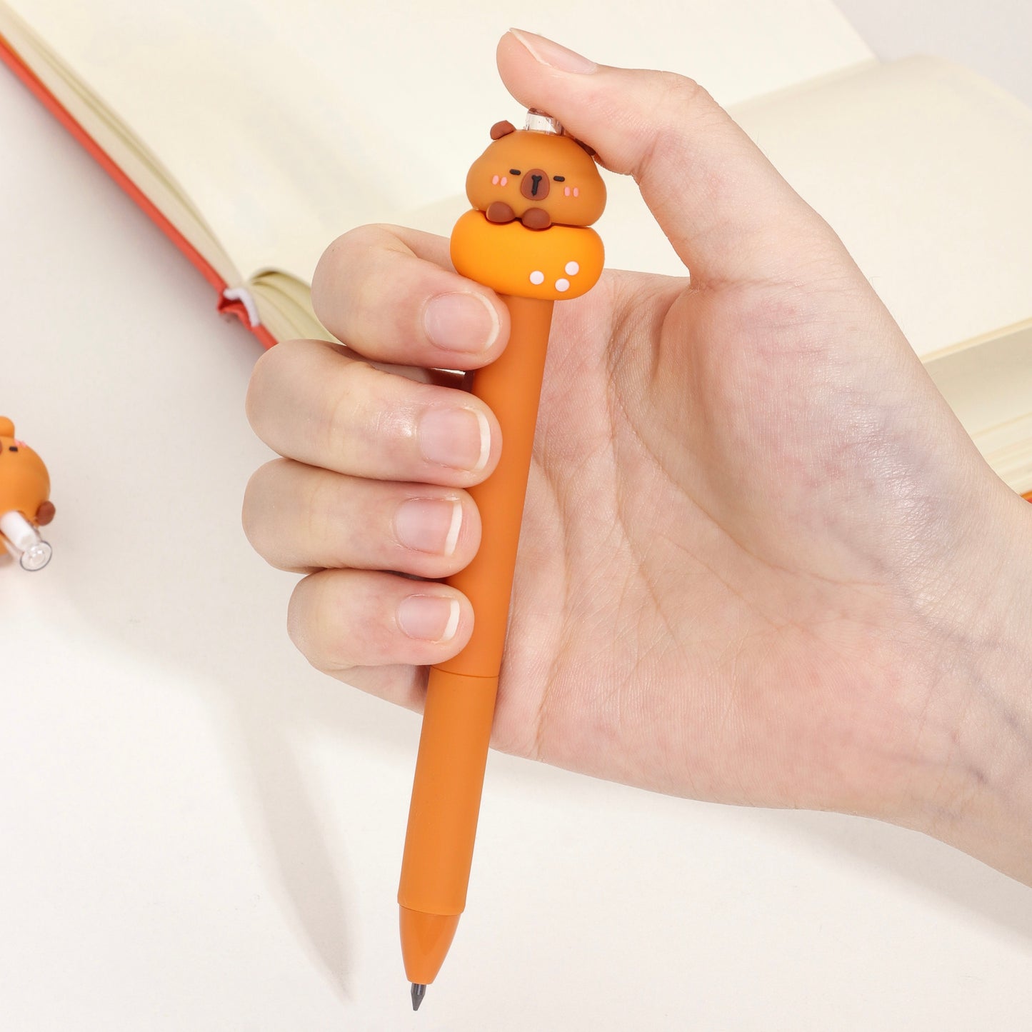 21810 CAPYBARA RETRACTABLE PENCIL-24