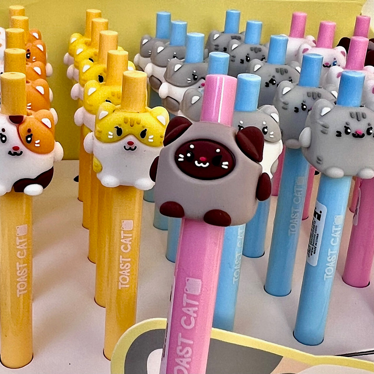 22604 TOAST CATS RETRACTABLE GEL PEN-36