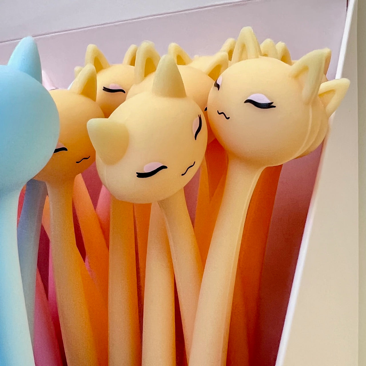 22712 Pastel Cats Wiggle Gel Pen-48