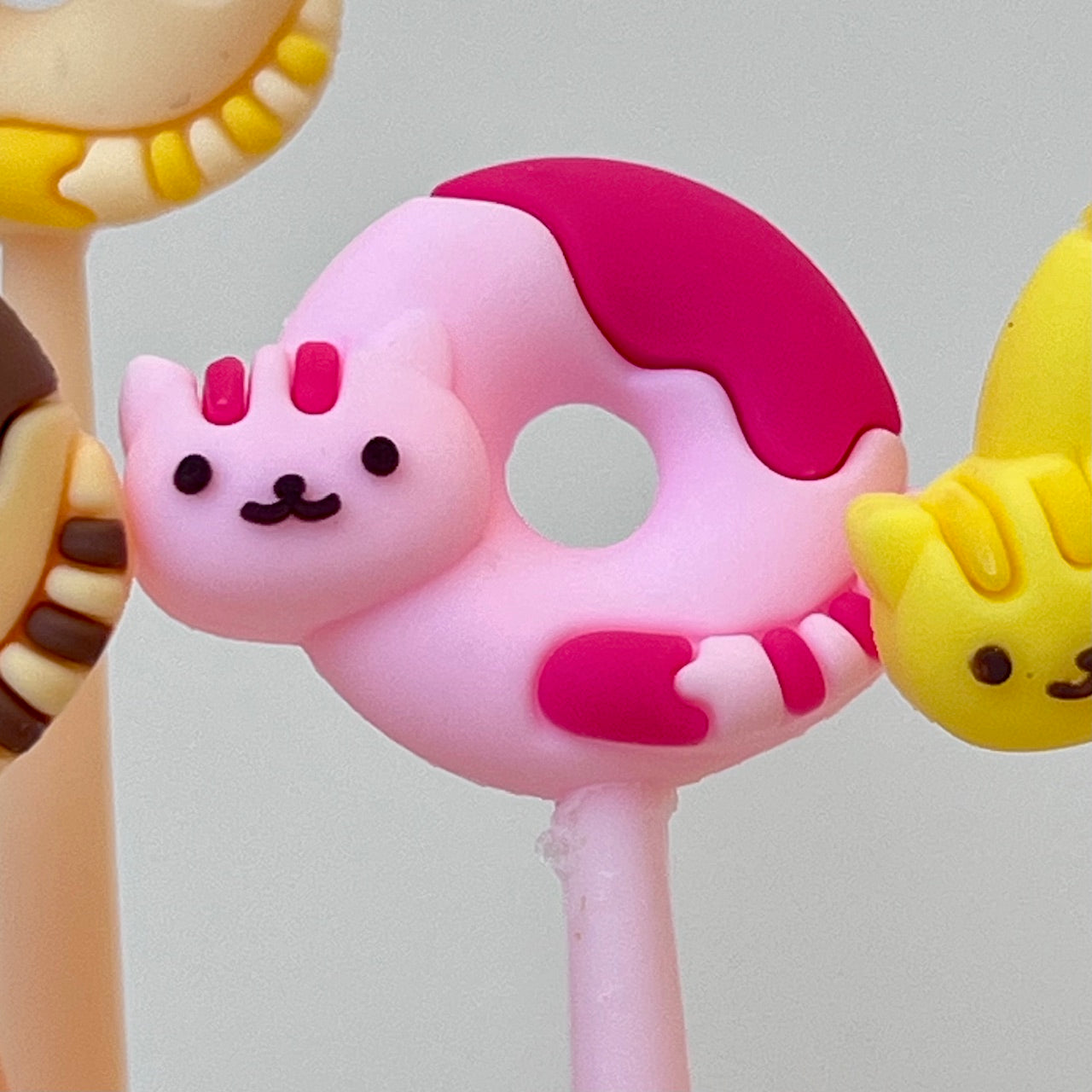 22713 Cat Donuts Wiggle Gel Pen-48