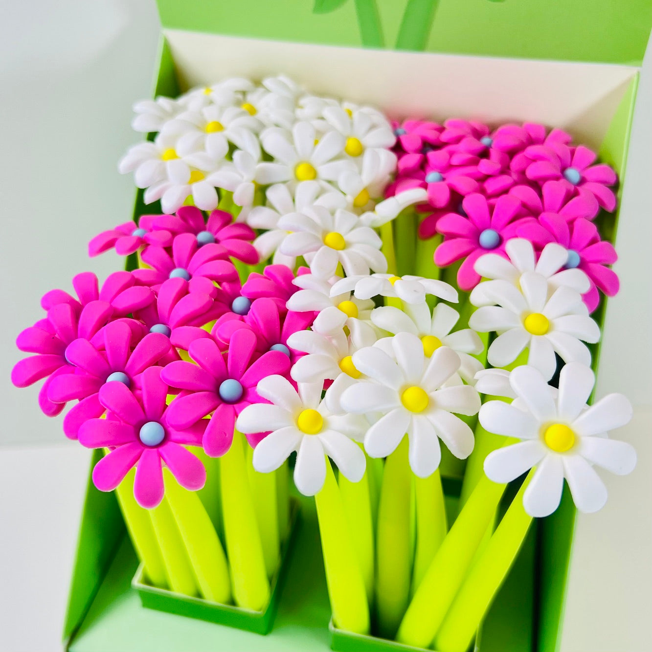 22732 Pink and White Daisy Gel Pen-48