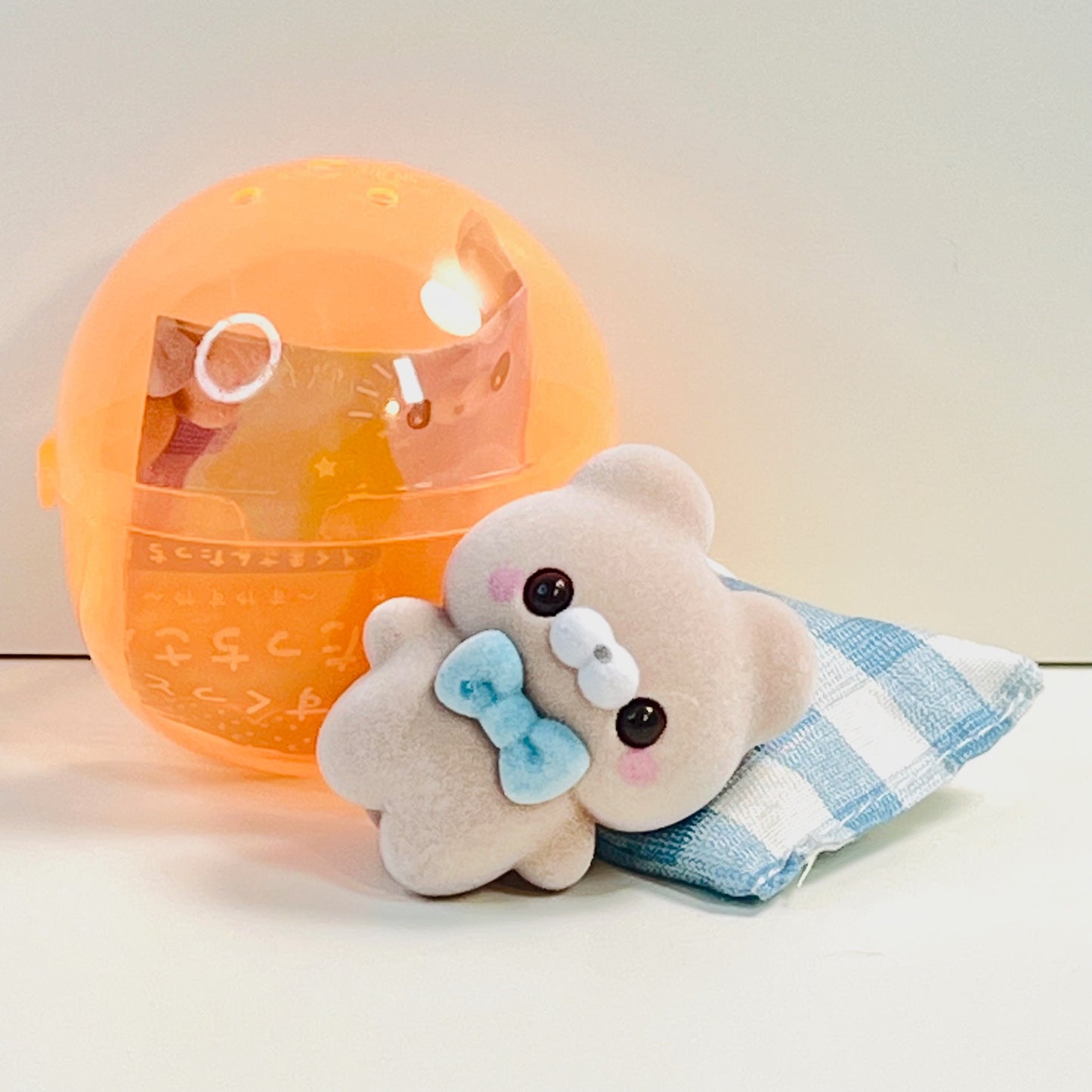 70463 Fuzzy Bear Figurine Capsule-5