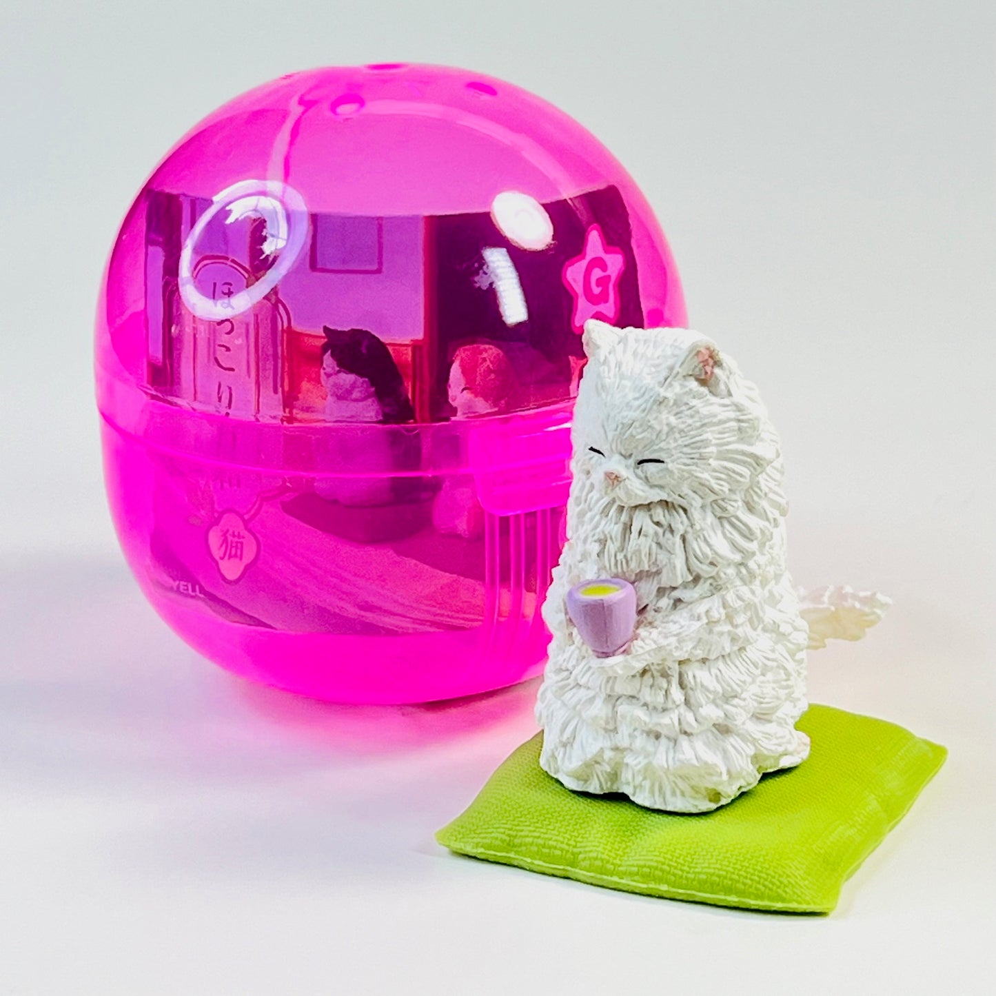70479 Tea Time Cats Figurine Capsule-5