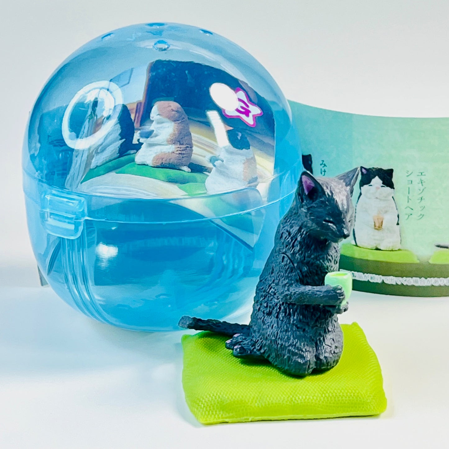 70479 Tea Time Cats Figurine Capsule-5