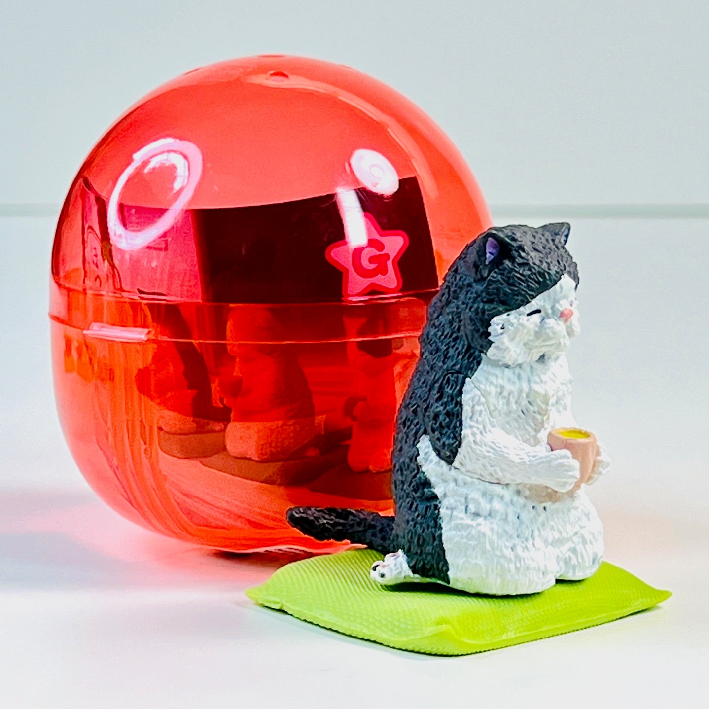 70479 Tea Time Cats Figurine Capsule-5
