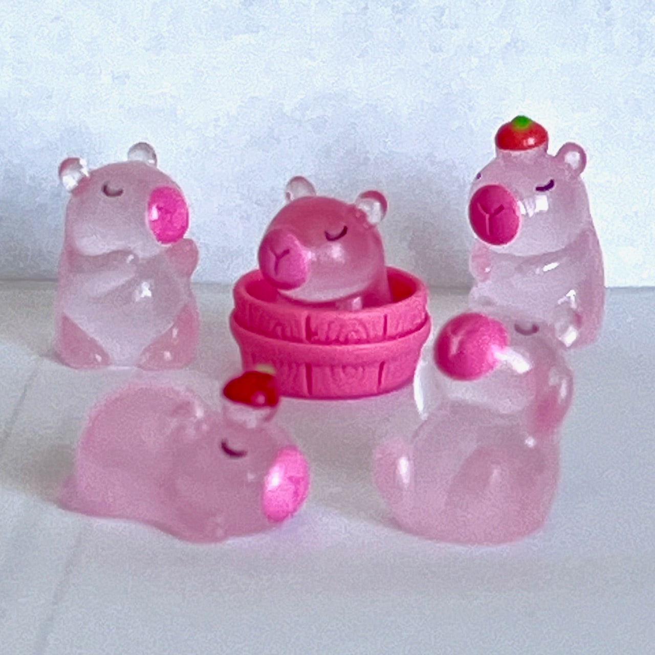 70714 CAPYBARA PINK MINIATURE FIGURINES-50