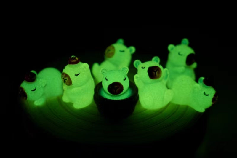 71044 CAPYBARA GLOW IN THE DARK FIGURINE BLIND BOX-48