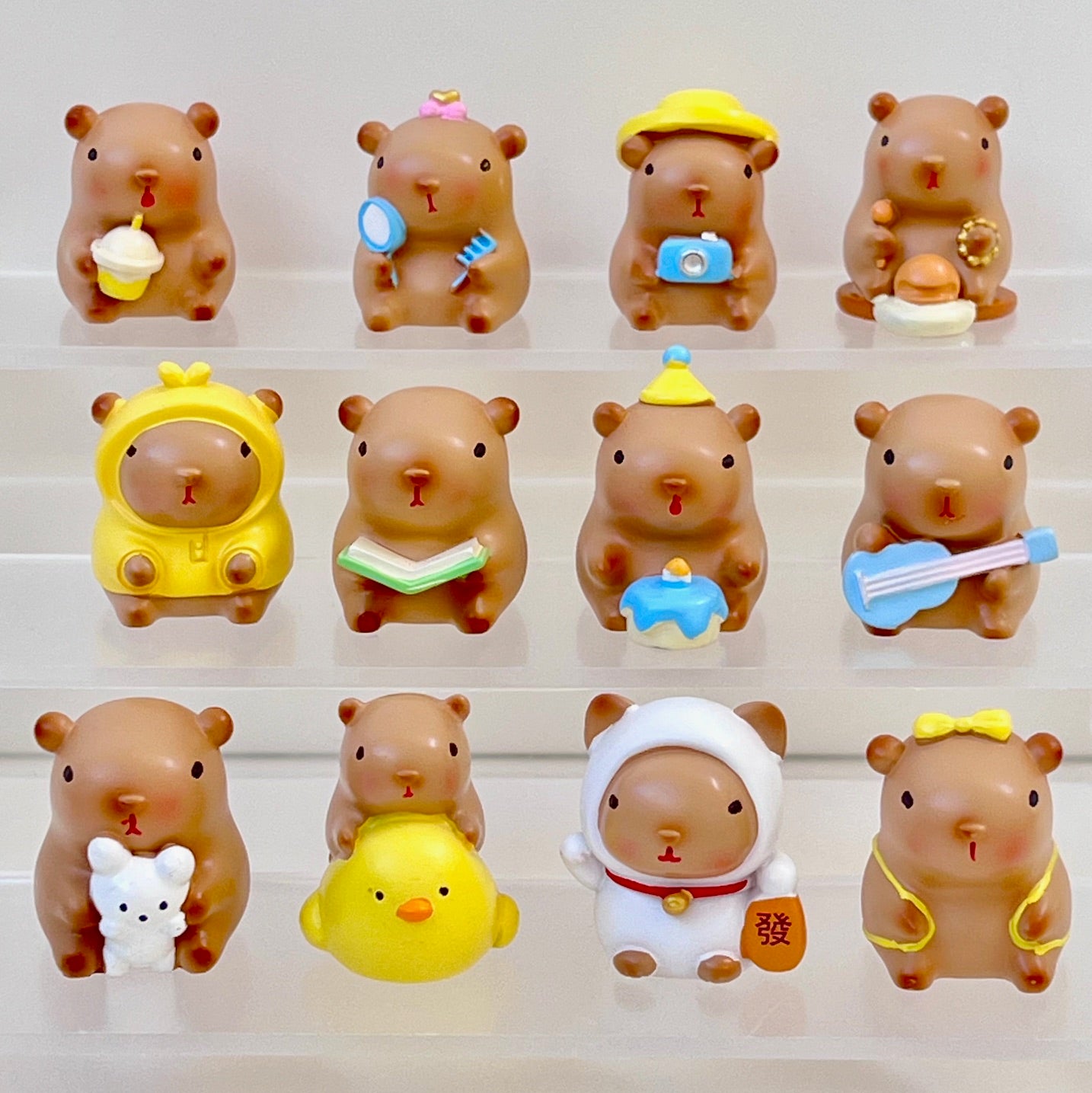 71048 CAPYBARA MINIATURES VOL.1  FIGURINE BLIND BOX-12