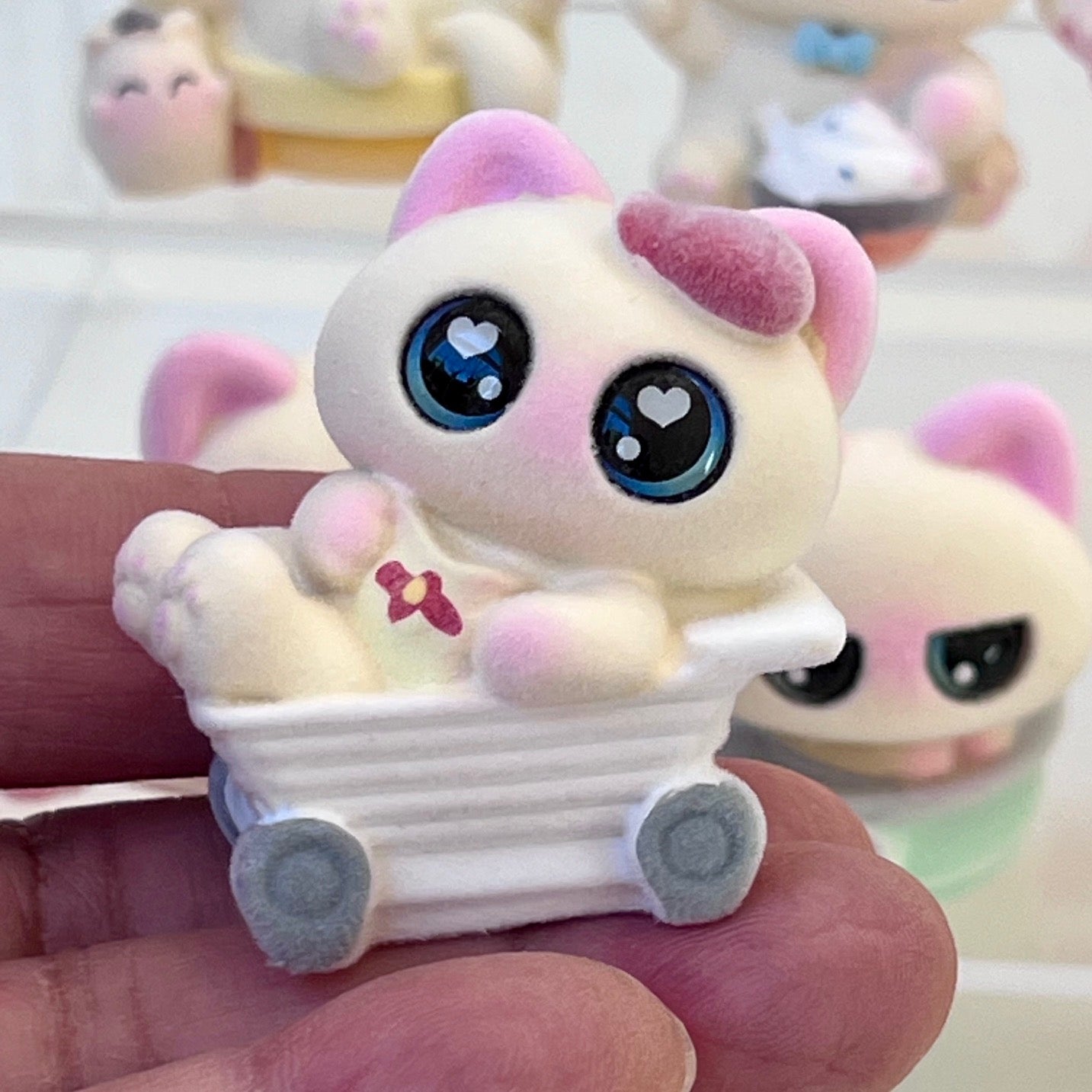 71277 Siamese Big Eye Cat Blind Box-12