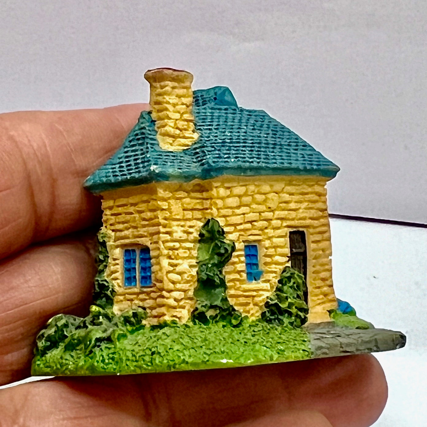 71802 HOME MINIATURE HOUSE FIGURINES-4