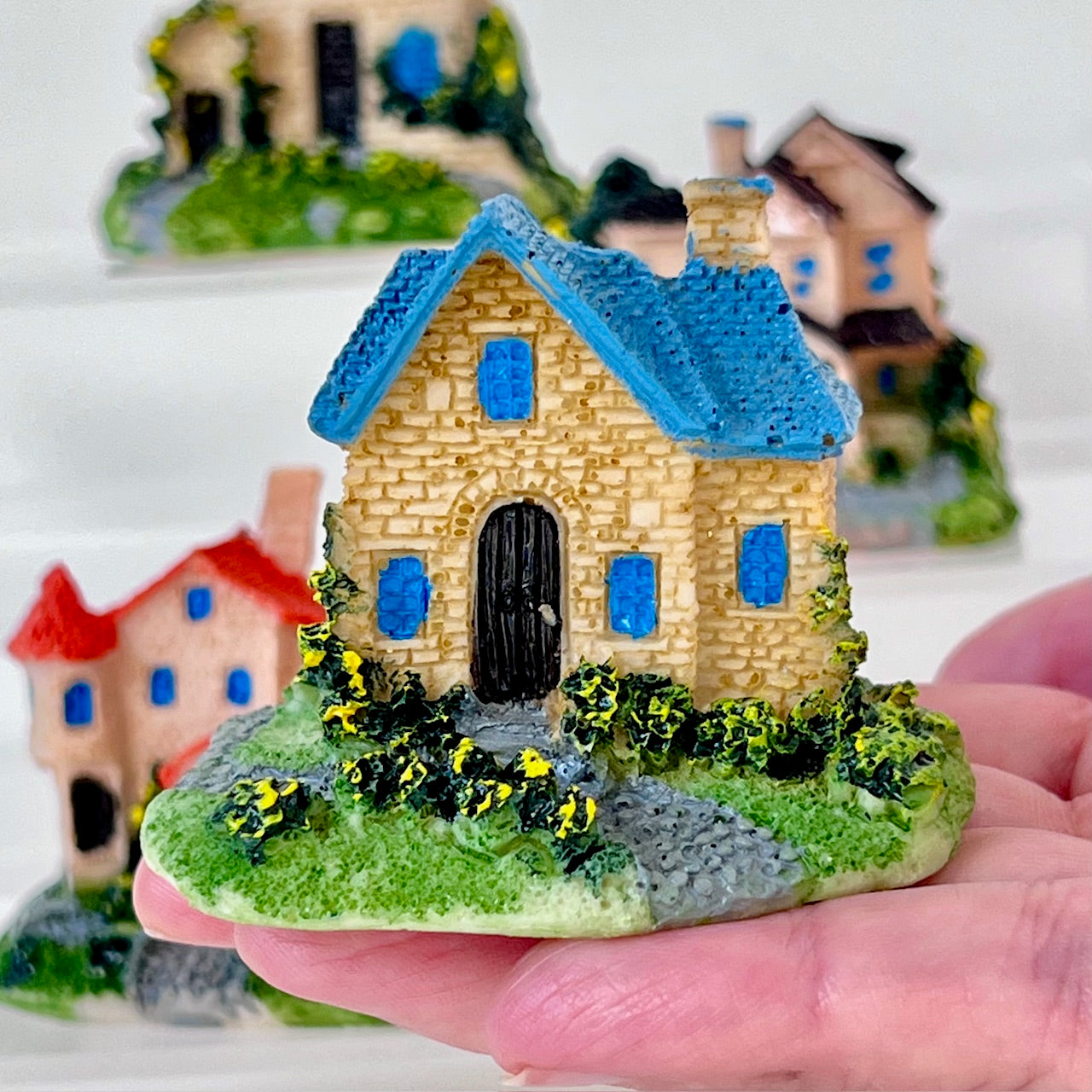 71802 HOME MINIATURE HOUSE FIGURINES-4