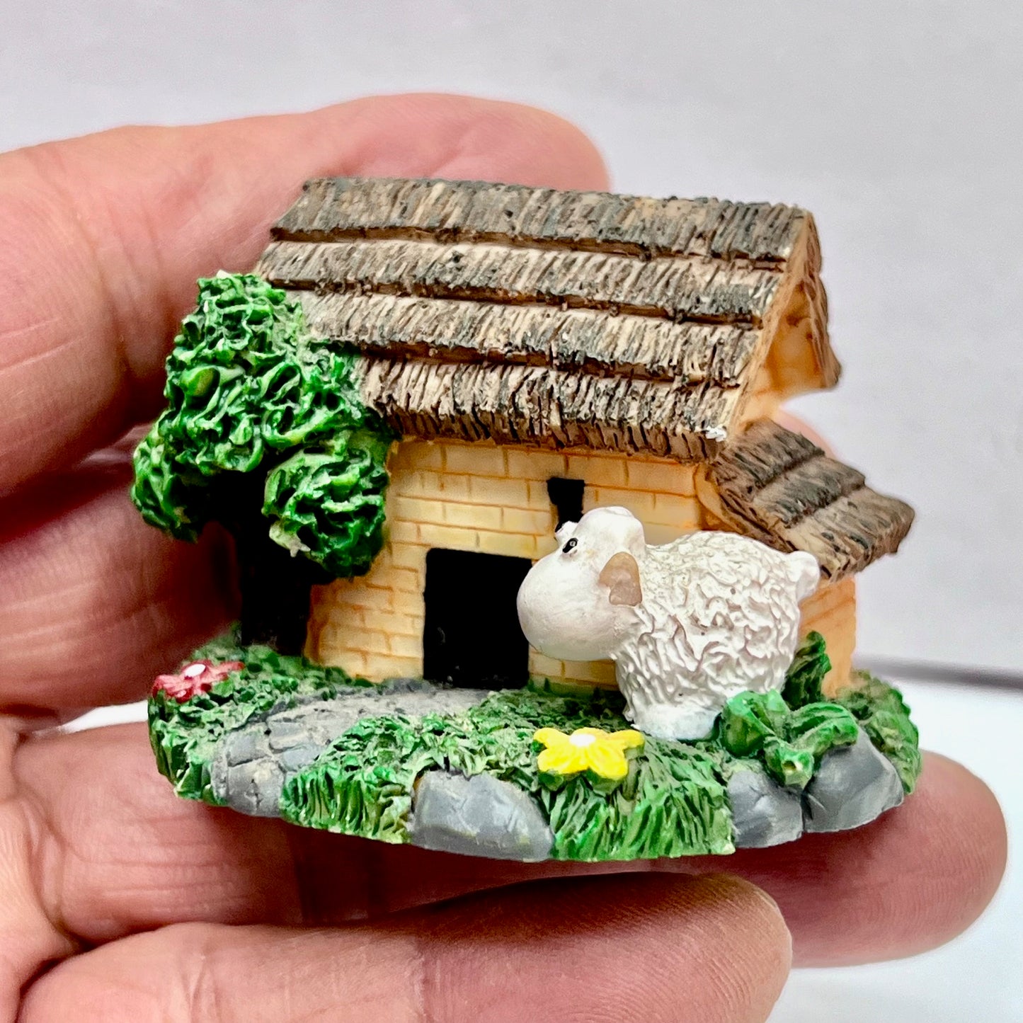 71804 FARM MINIATURE HOUSE FIGURINES-4