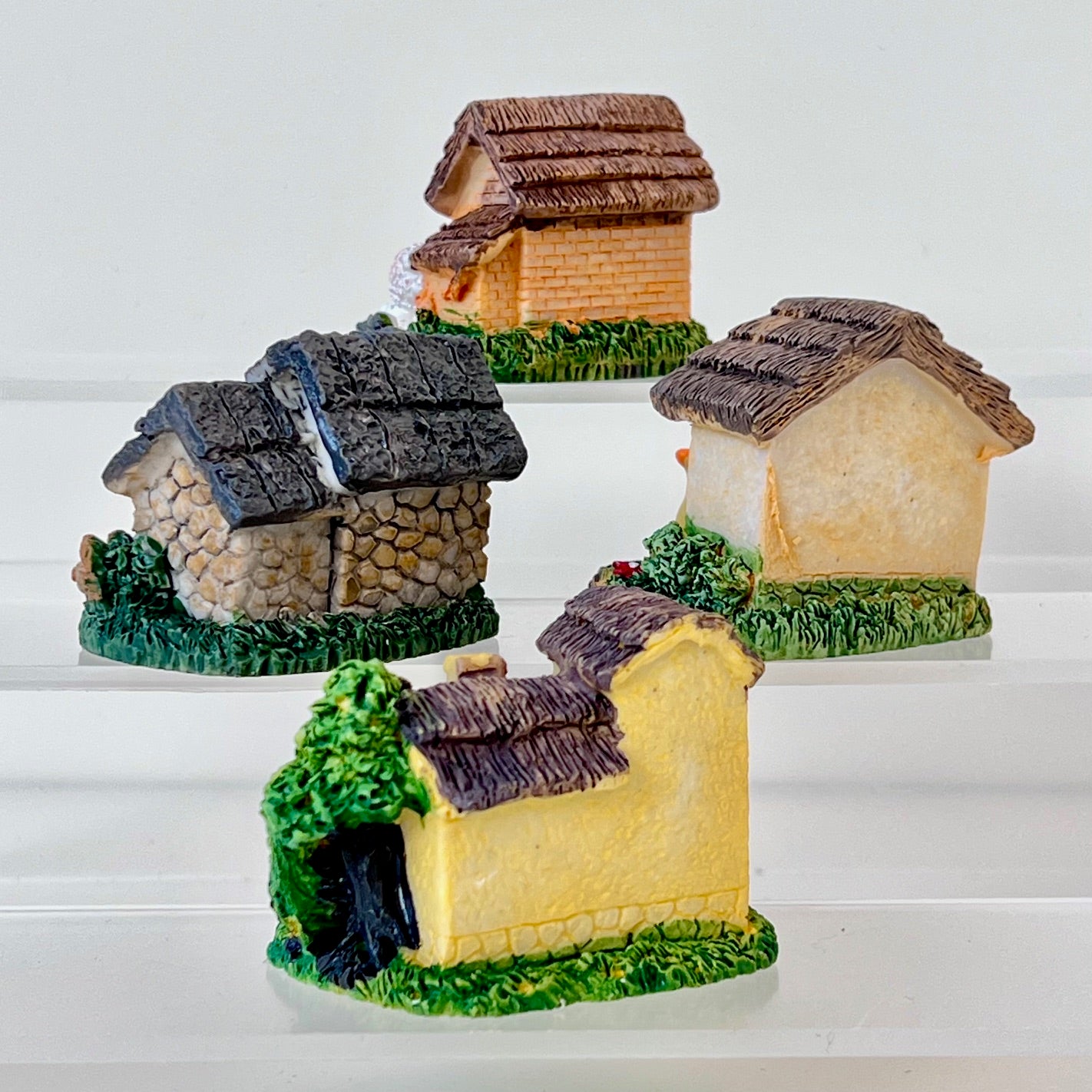 71804 FARM MINIATURE HOUSE FIGURINES-4