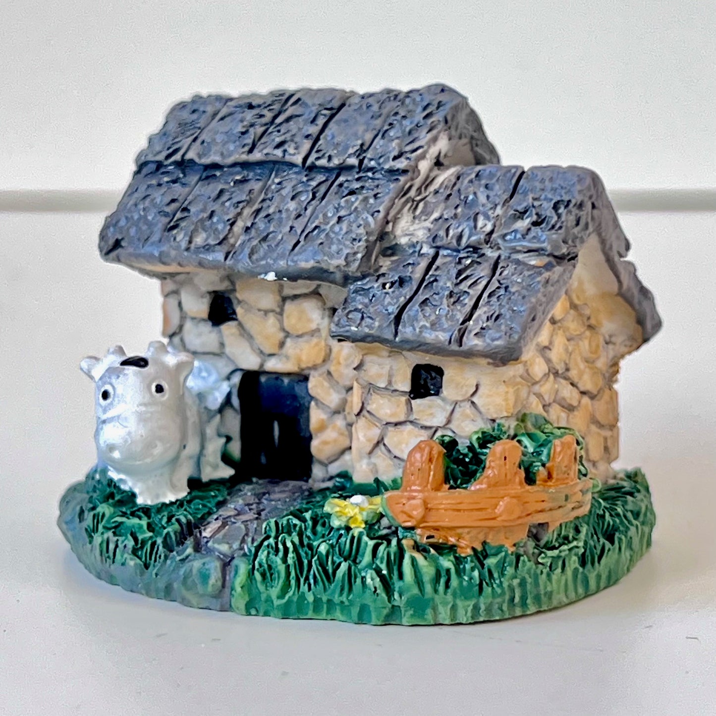 71804 FARM MINIATURE HOUSE FIGURINES-4