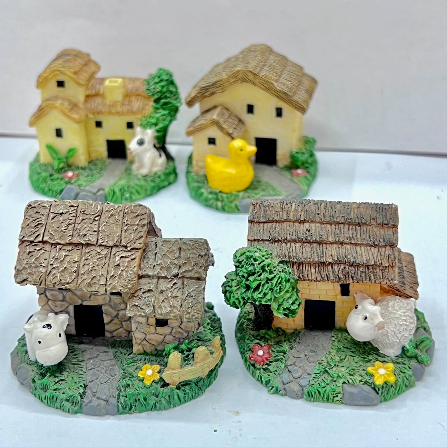 71804 FARM MINIATURE HOUSE FIGURINES-4