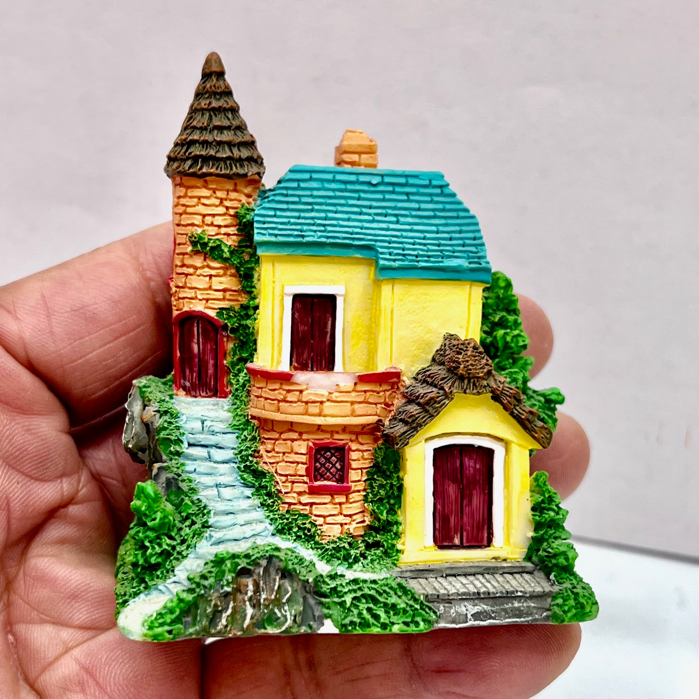 71805 MANSIONS MINIATURE HOUSE FIGURINES-4