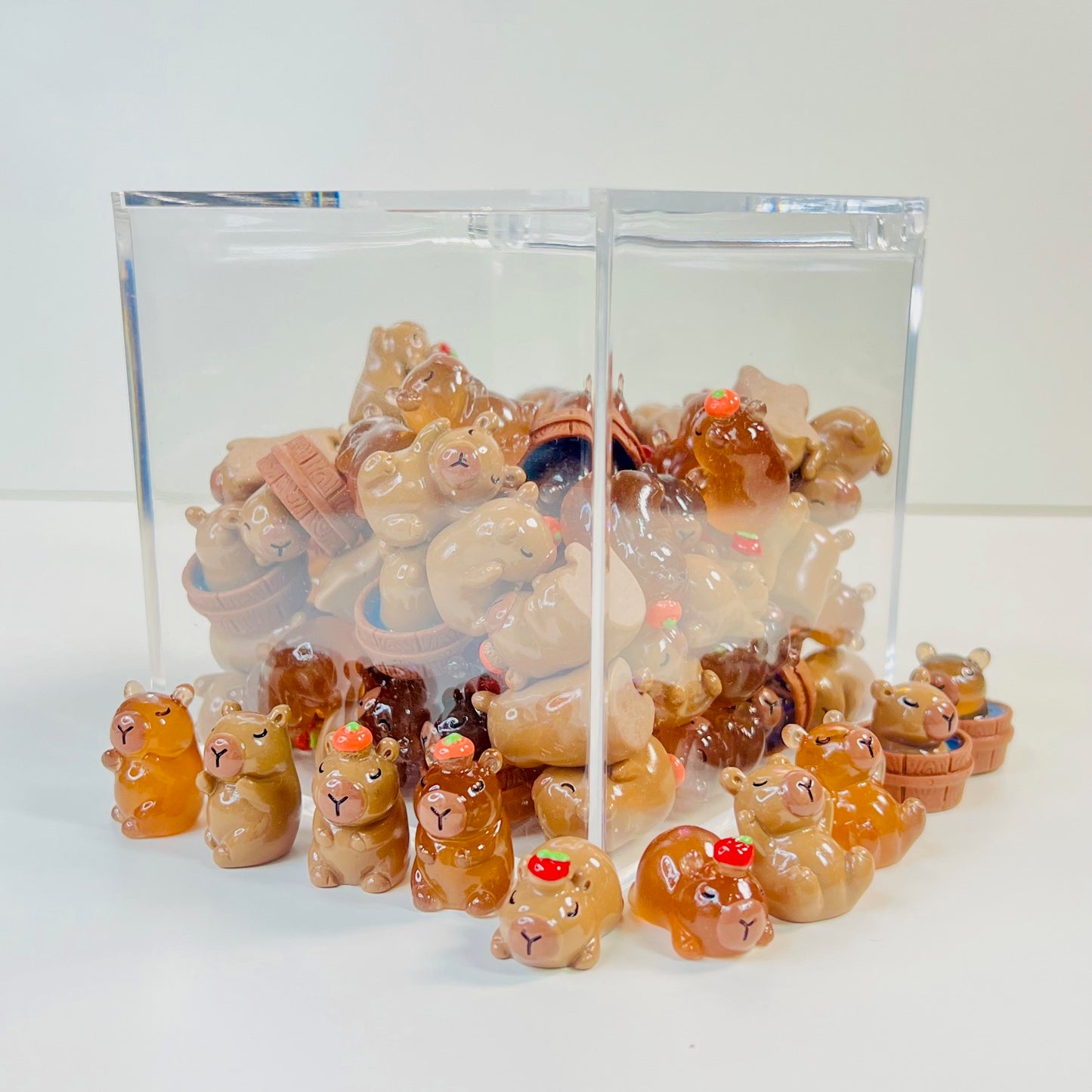 71909 CAPYBARA MINIATURE FIGURINES-100